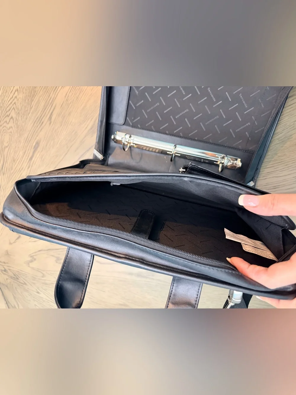 Samsonite Black Leather Laptop Messenger Bag